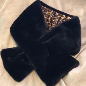 NWT White House Black Market Faux Fur Puffer Stole